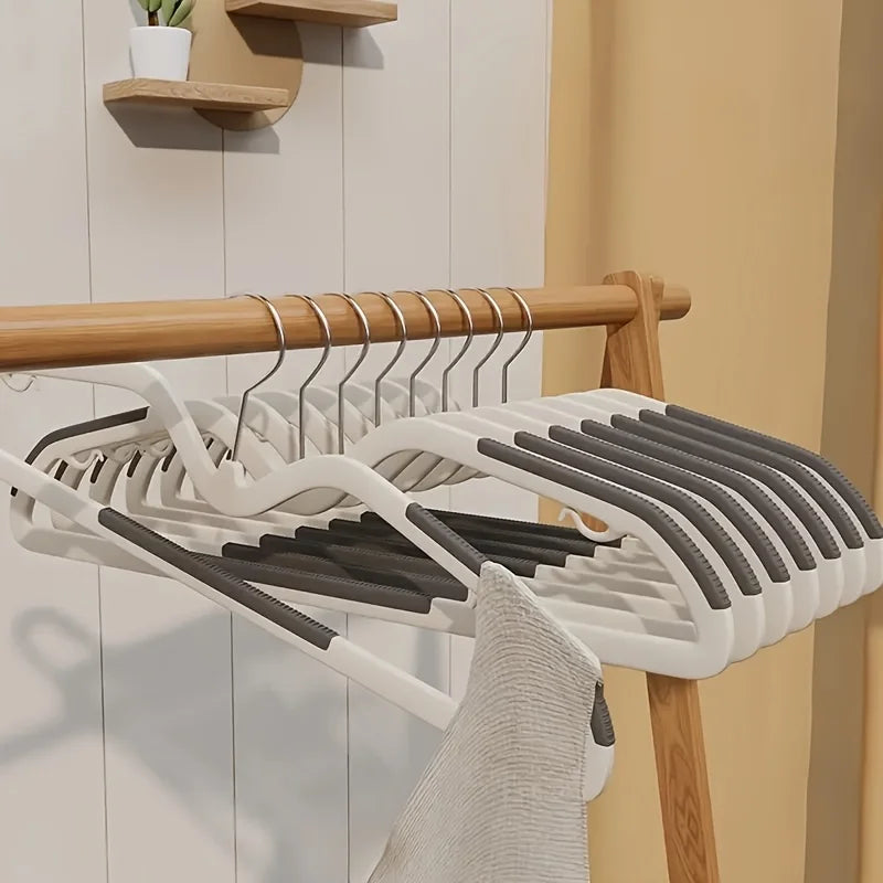 Plastic Hangers with Metal Hooks