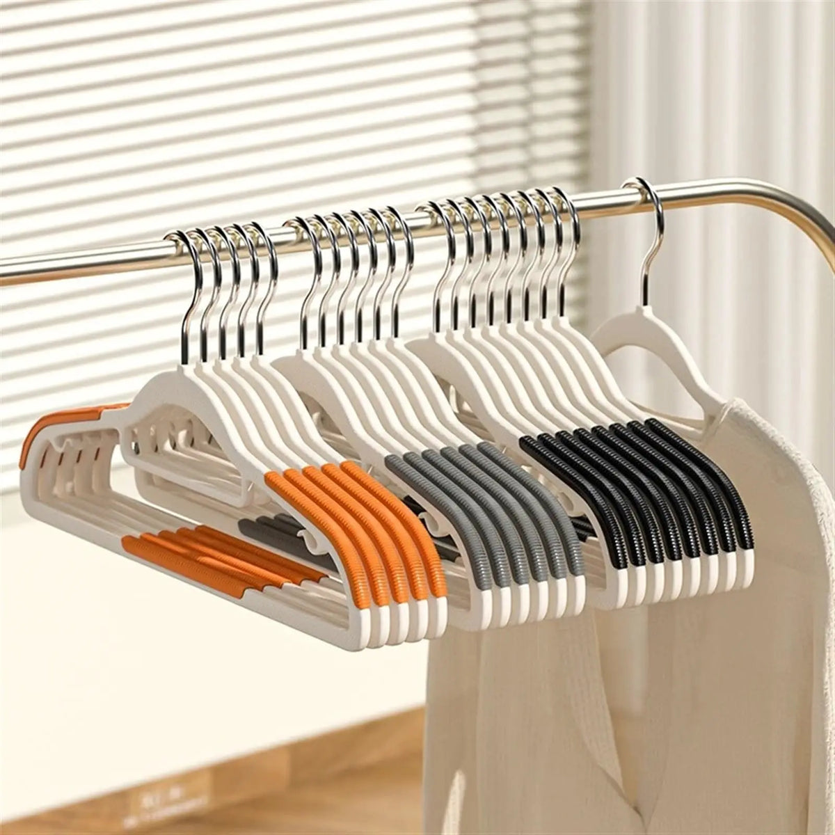 Non-Slip Plastic Hangers with Metal Hooks