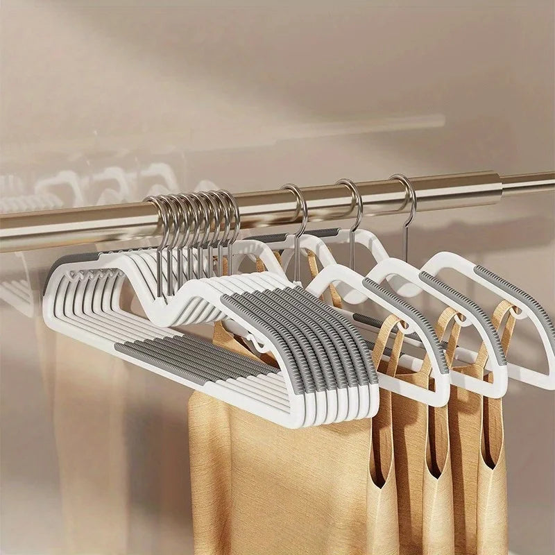 Plastic Hangers with Metal Hooks